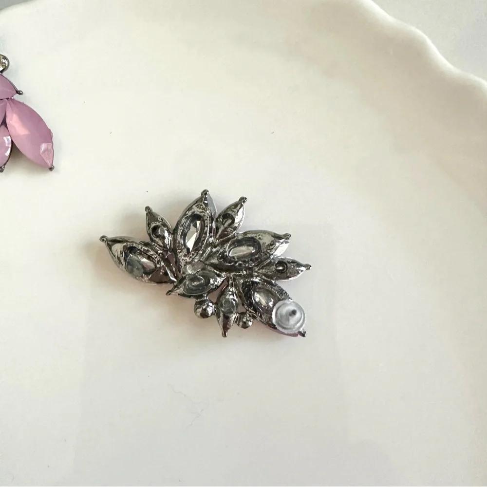 2/$30🌵 Light Pink Rhinestone Leaf Crescent Cluster Earrings Vintage Style NEW